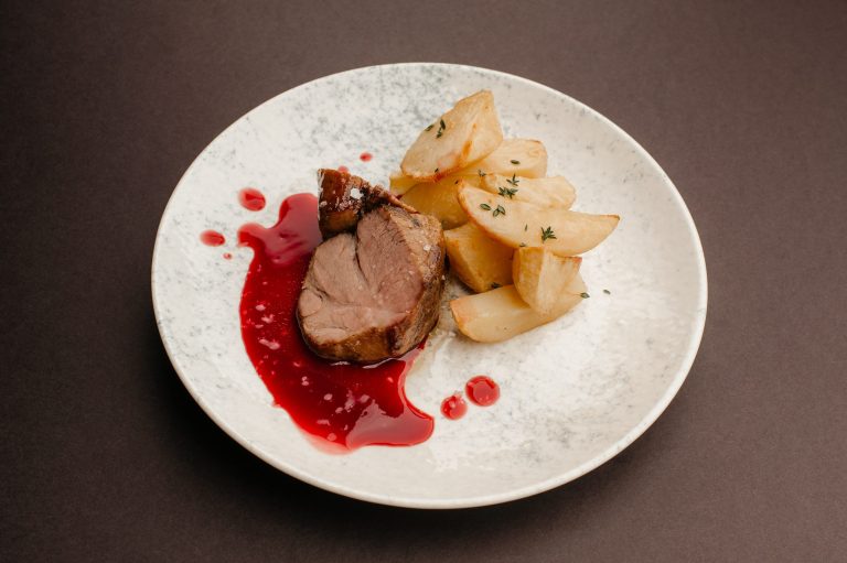 Balotina din ceafa de porc la cuptor